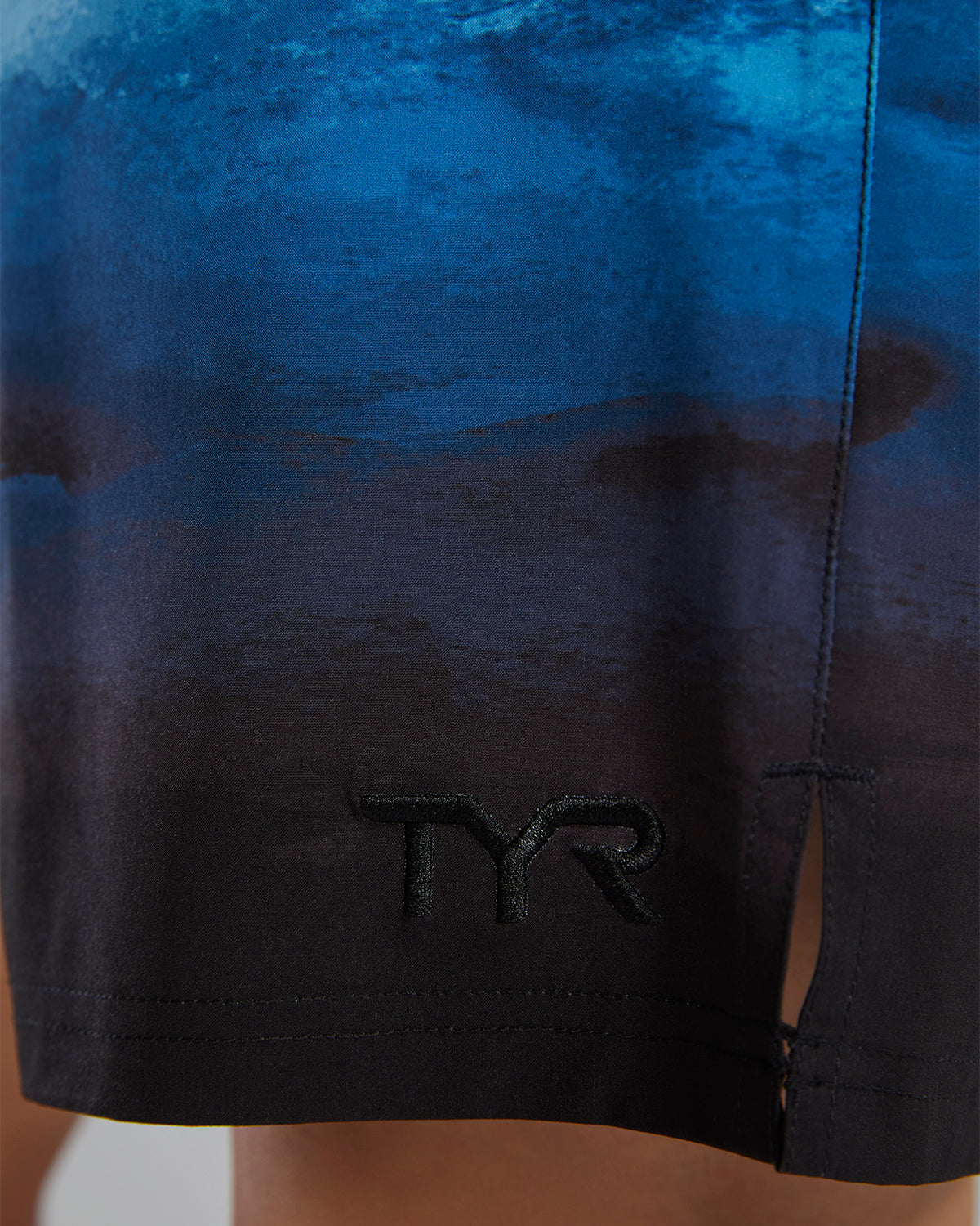 ::011 Black/Blue
