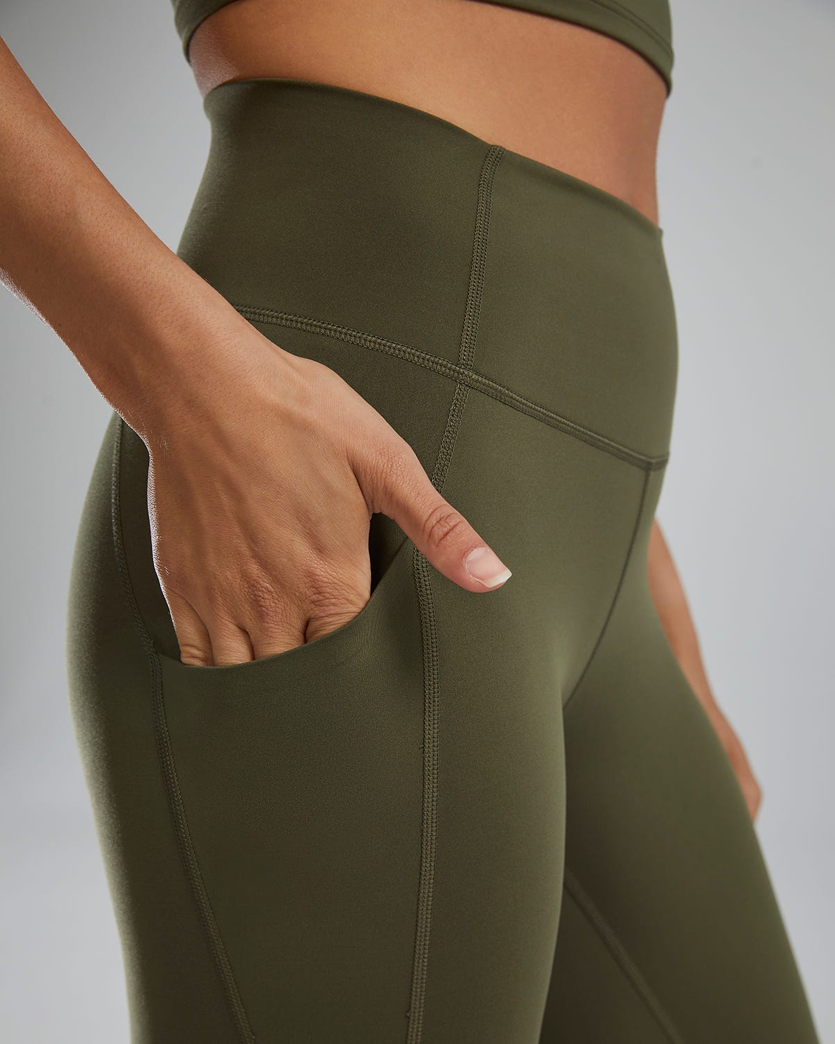 ::932 Olive Night