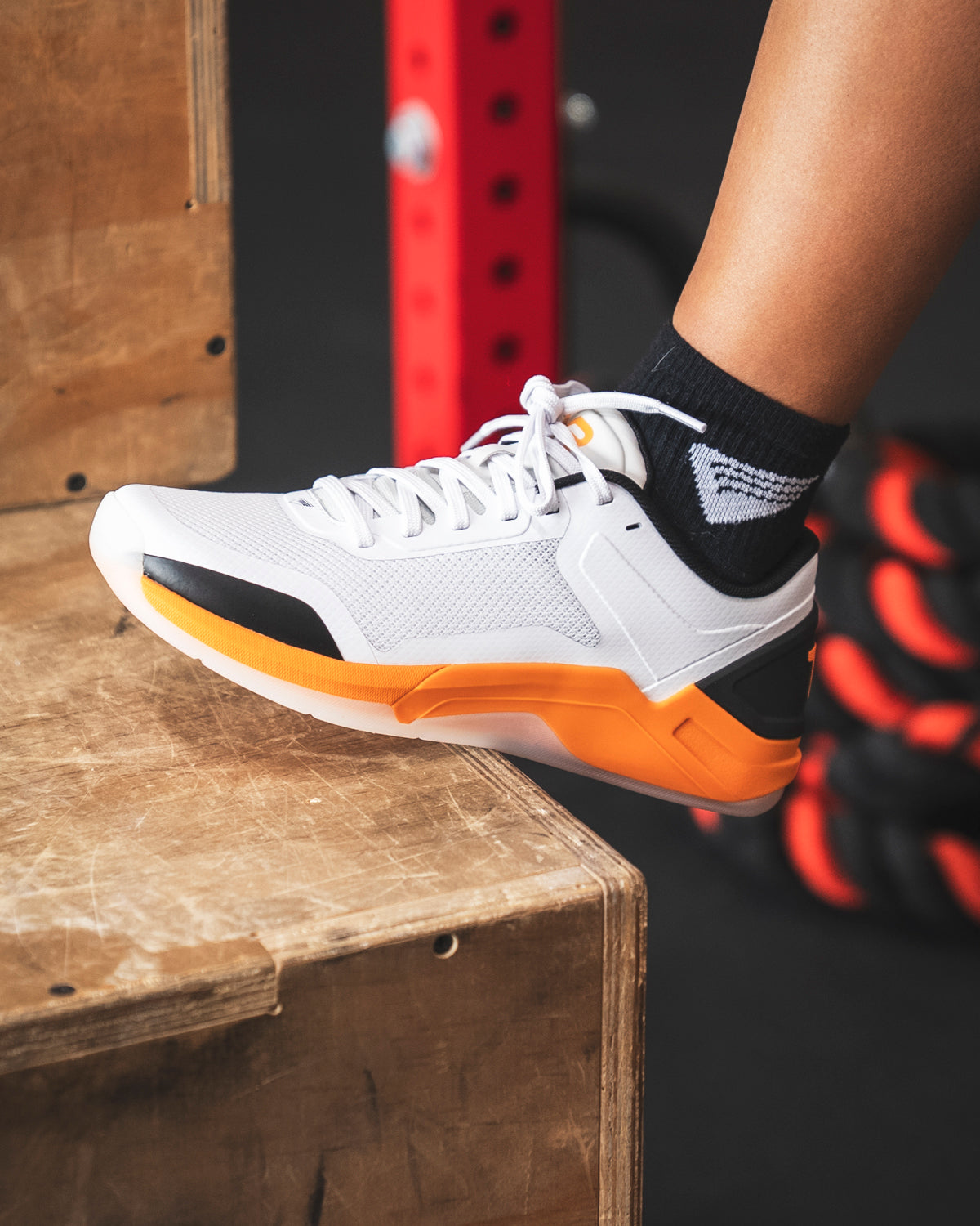 ::166 White/Orange