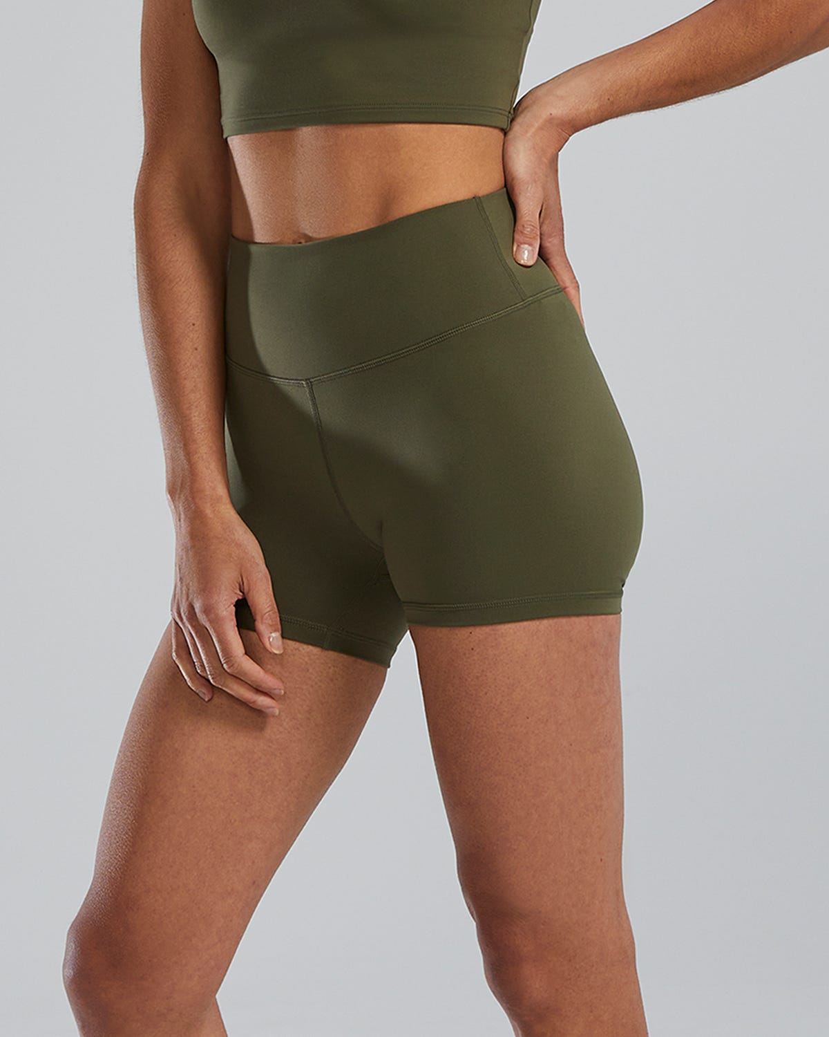 ::932 Olive Night