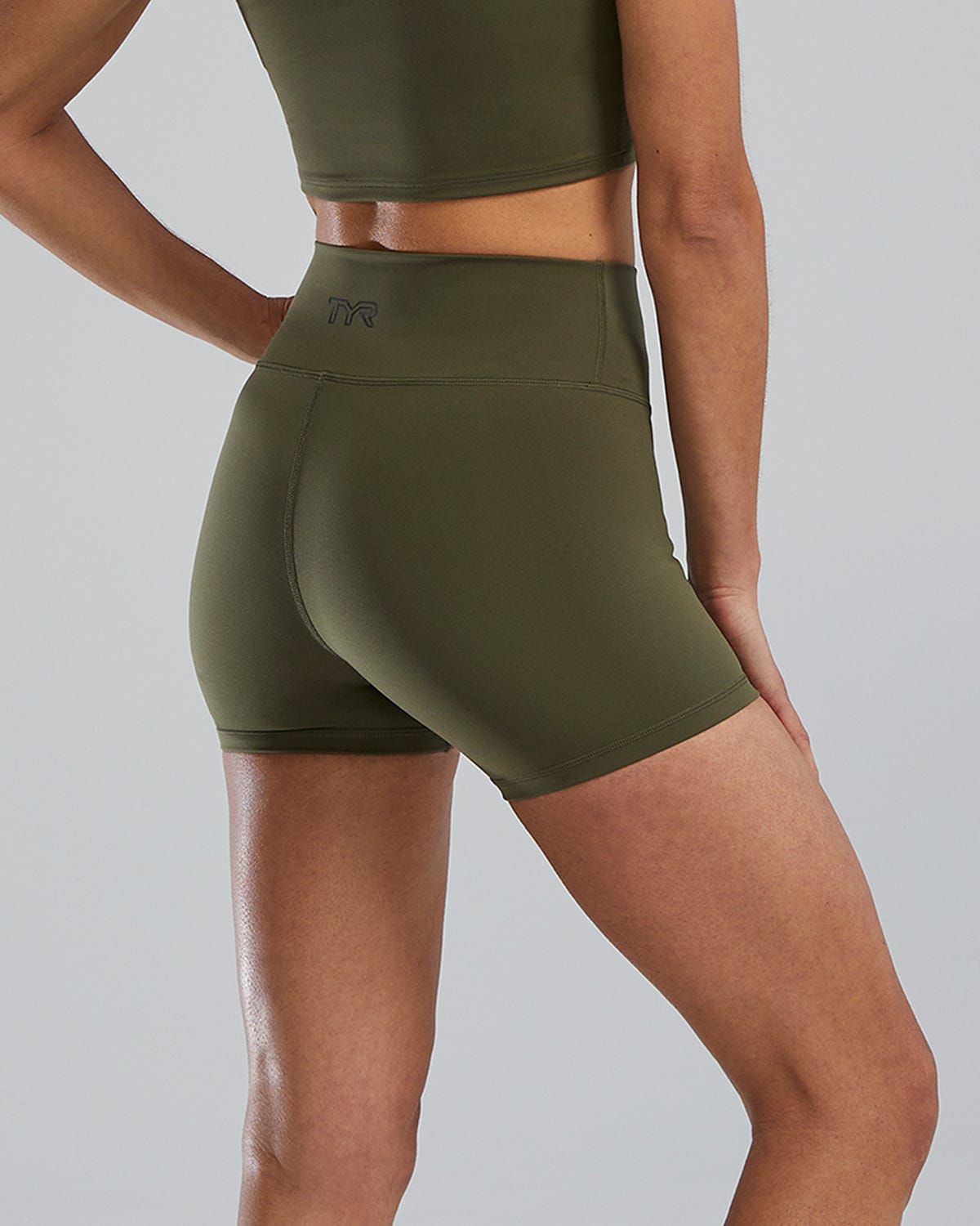 ::932 Olive Night