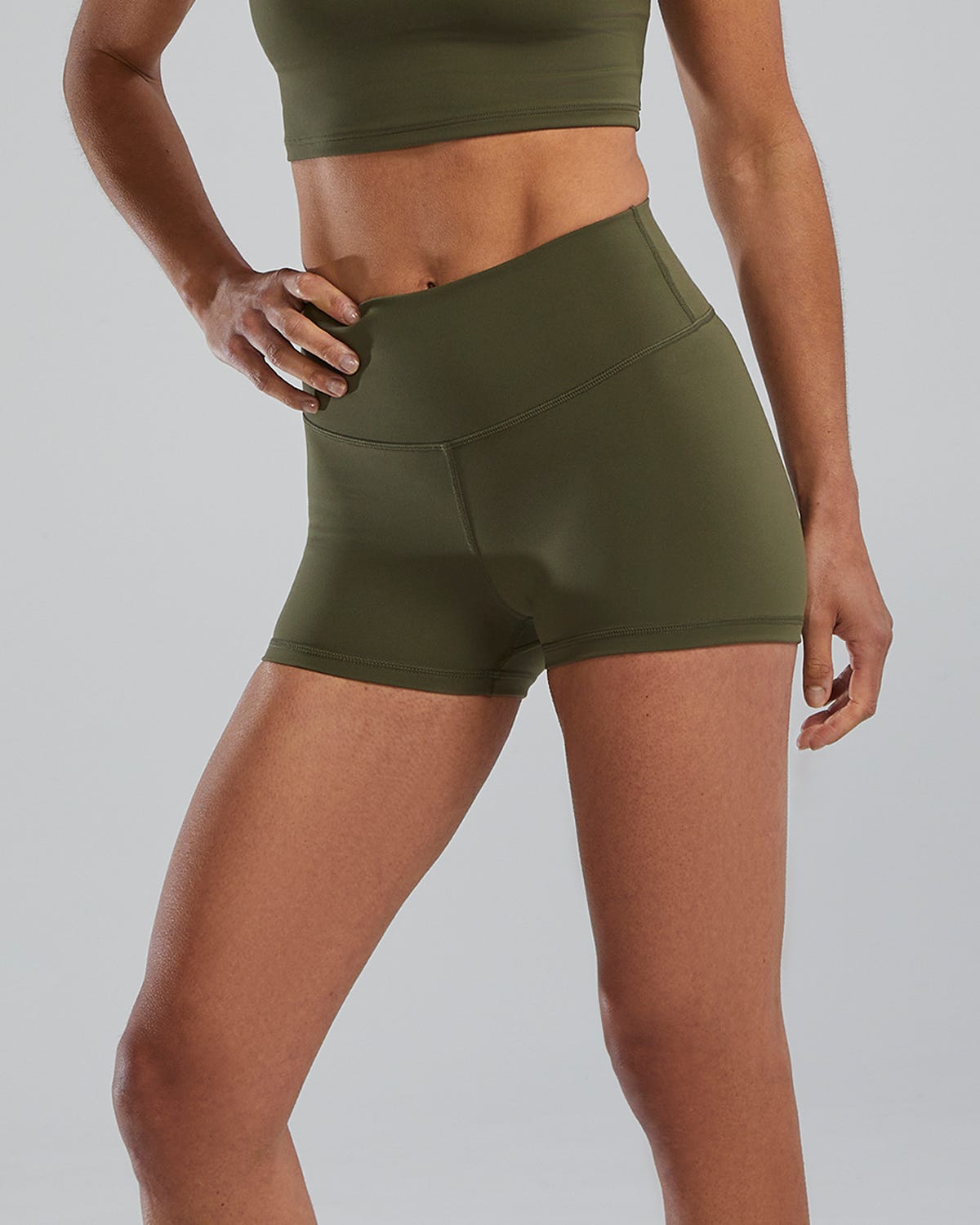 ::932 Olive Night