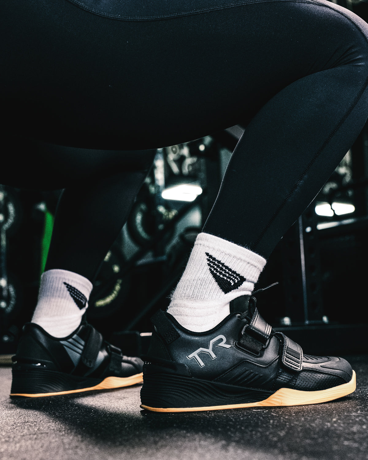 ::544 Black/Gum