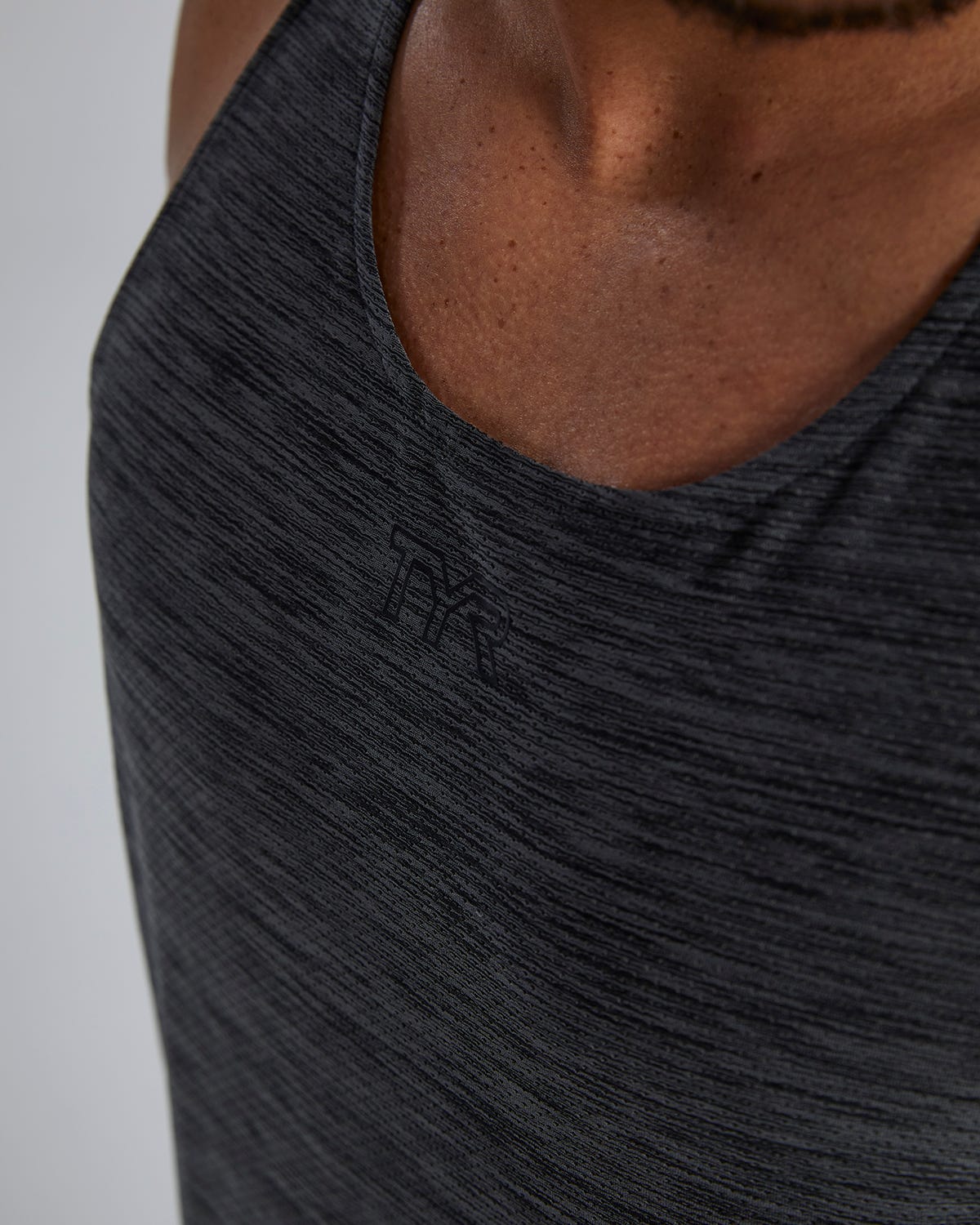 ::905 Dark Grey
