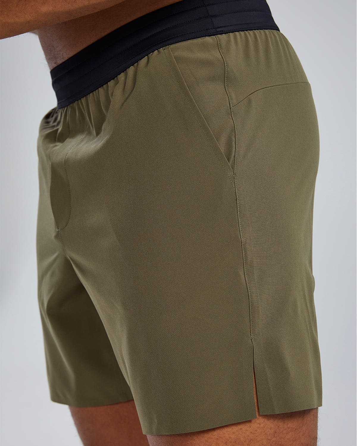 ::907 Olive/Black