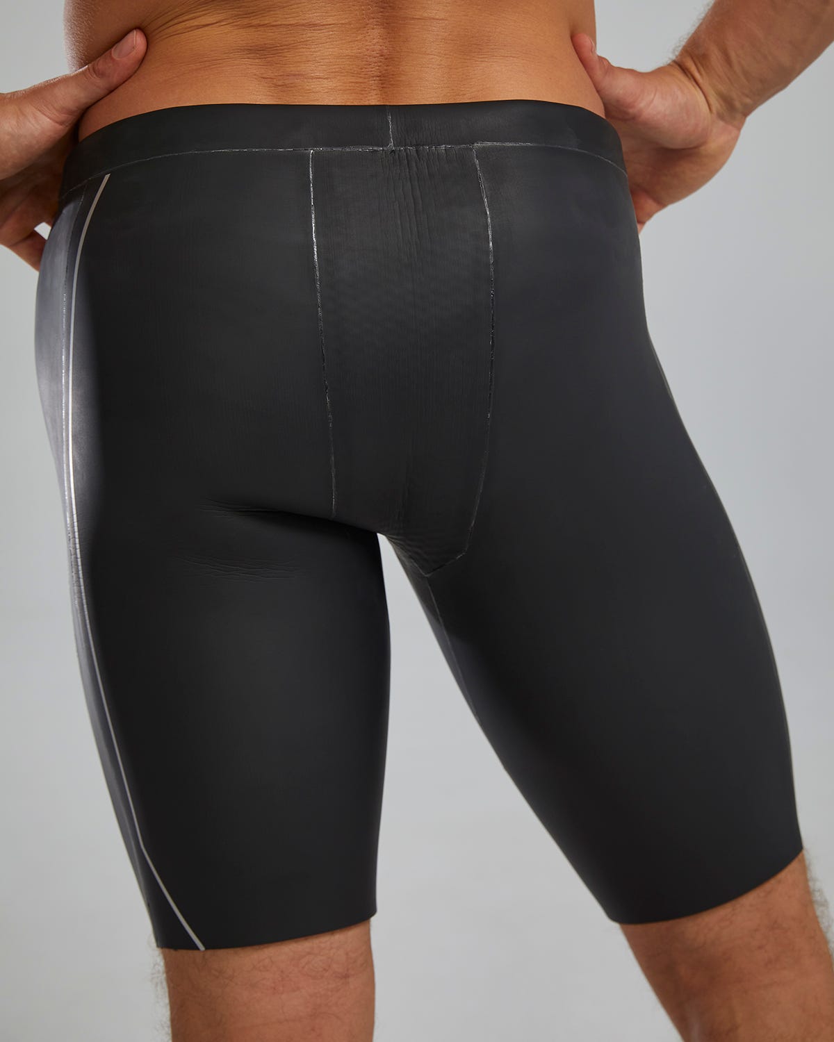 ::043 Silver/Black