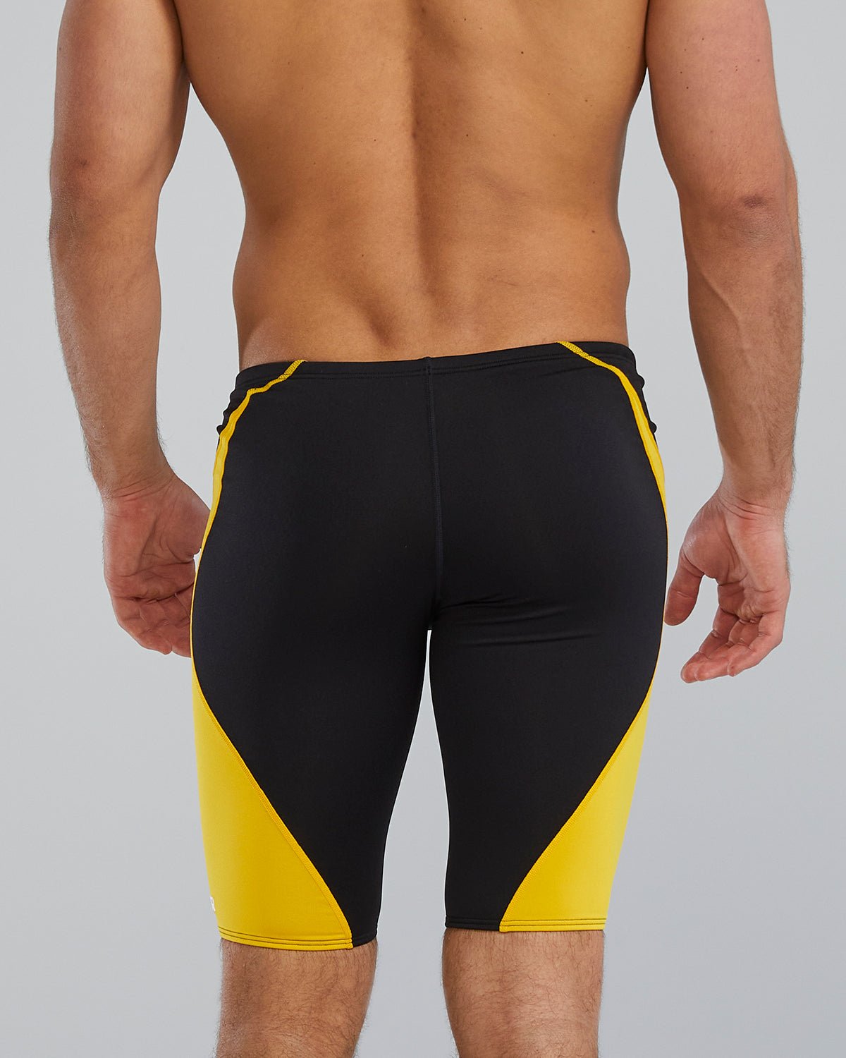 ::008 Black/Gold