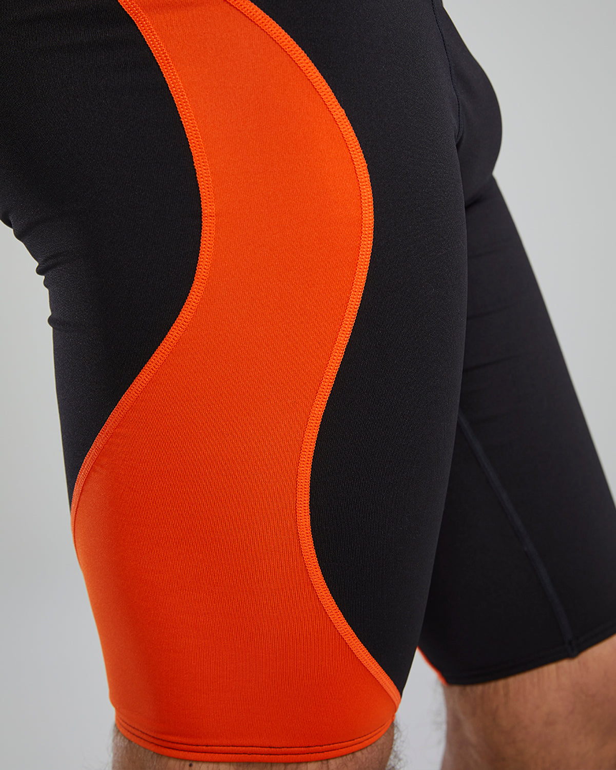 ::062 Black/Orange