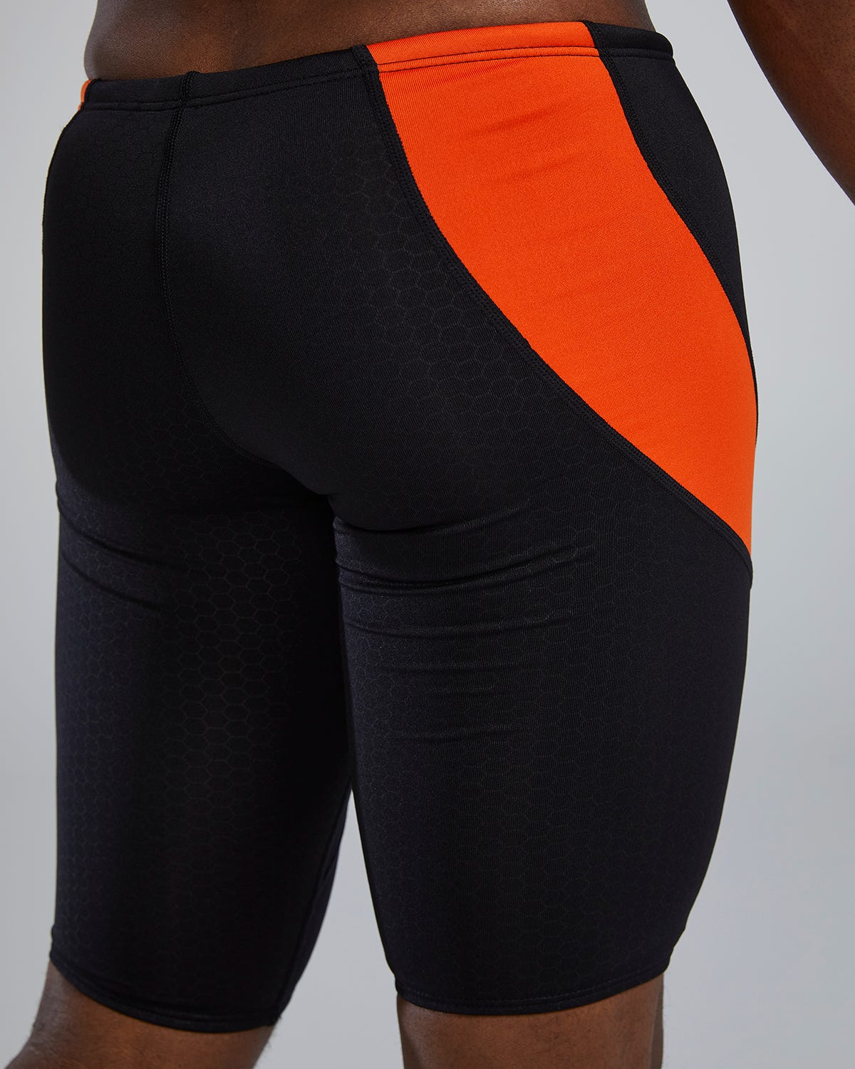 ::062 Black/Orange