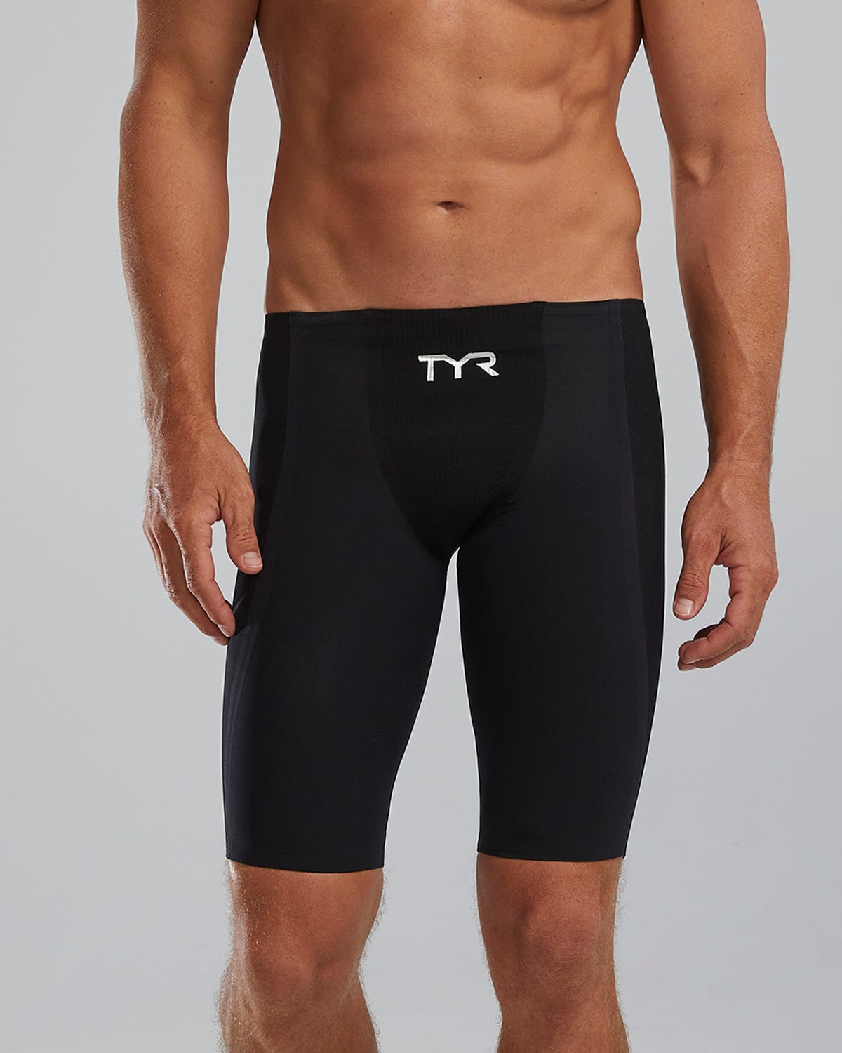 ::022 Black/Black
