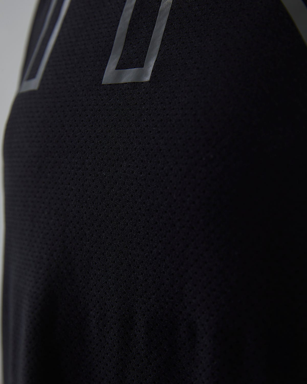 ::001 Black