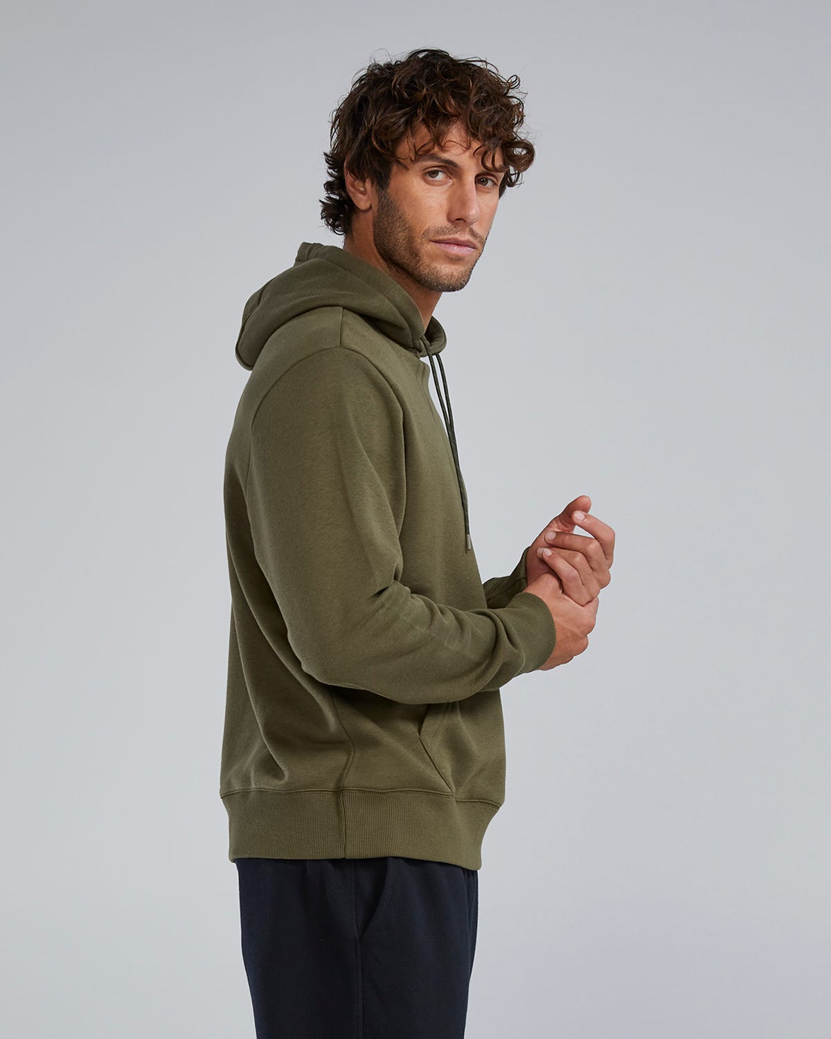 ::932 Olive Night