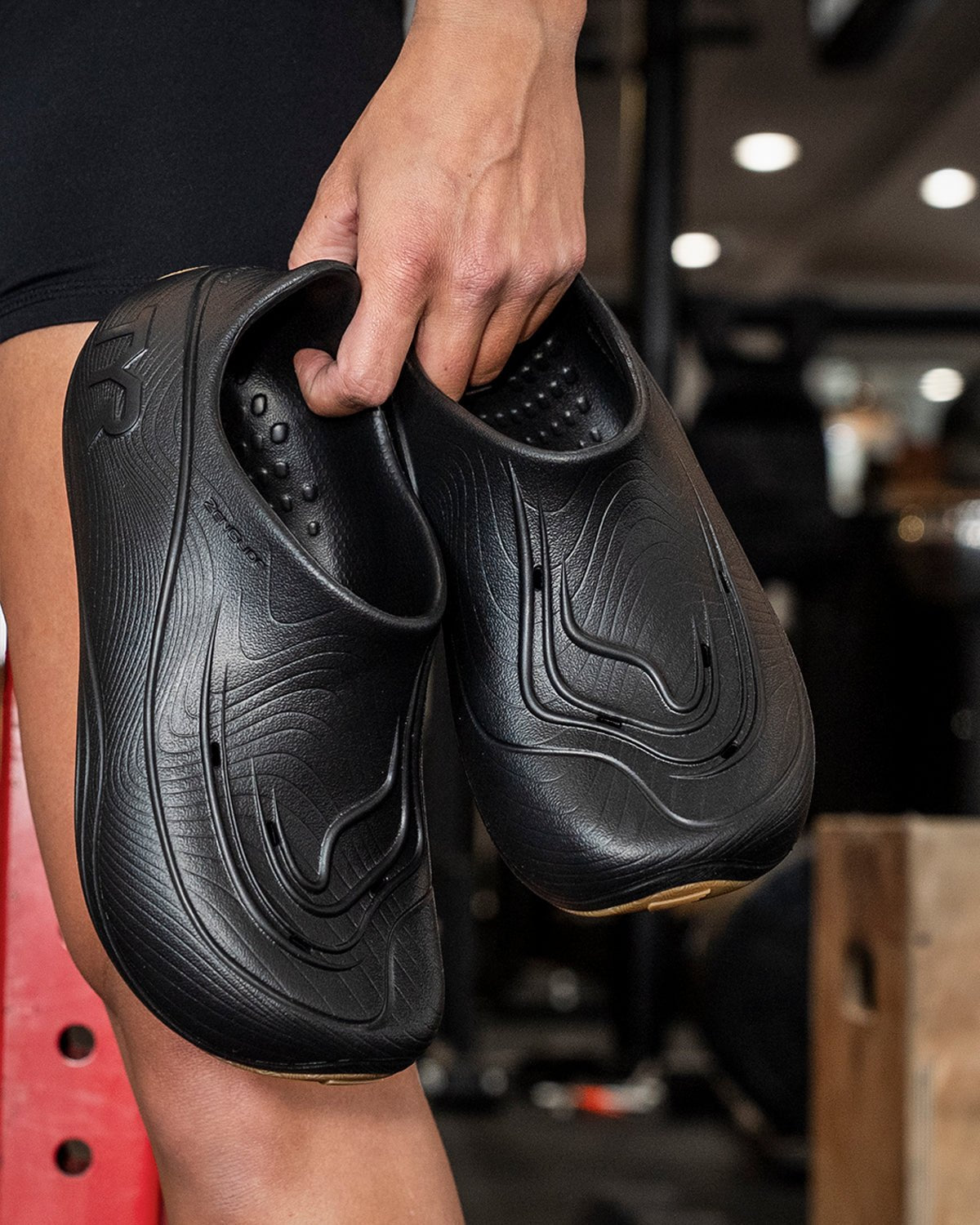 ::544 Black/Gum