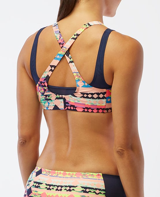 ::832 Coral