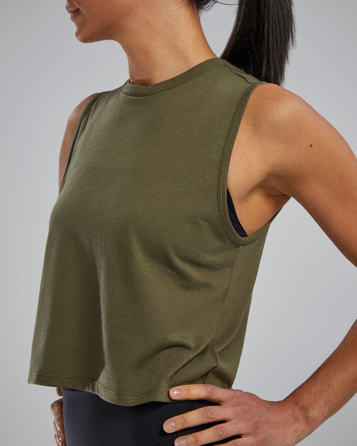 ::932 Olive Night