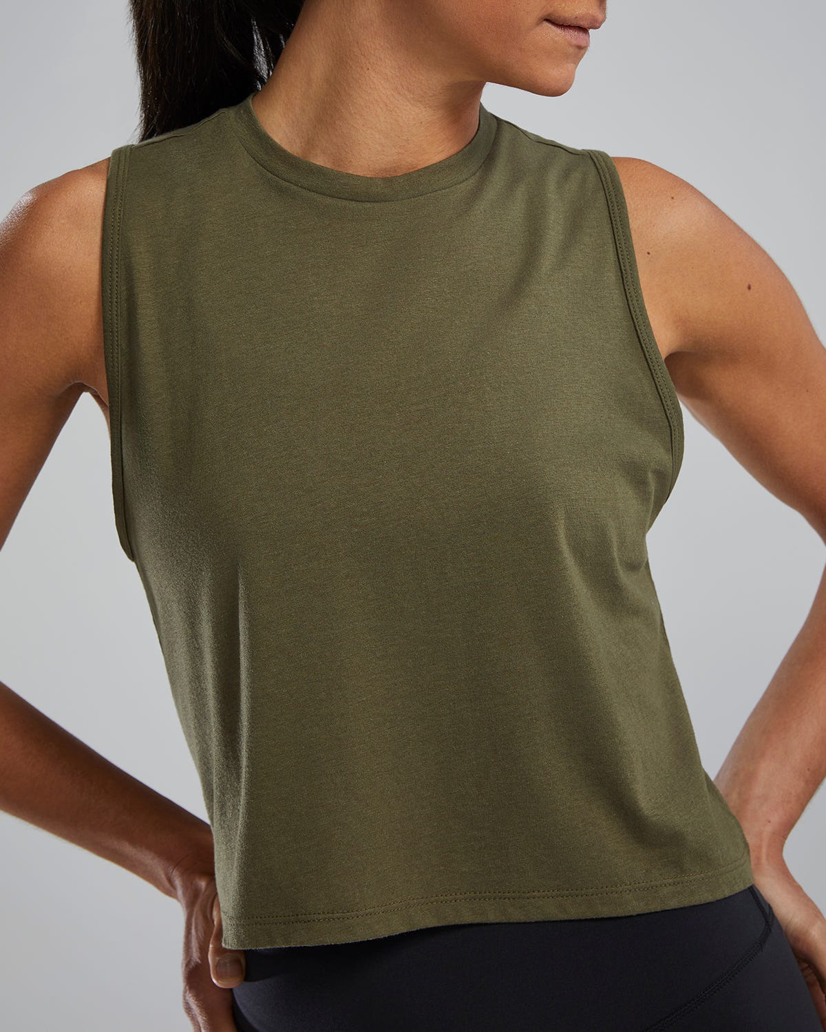 ::932 Olive Night