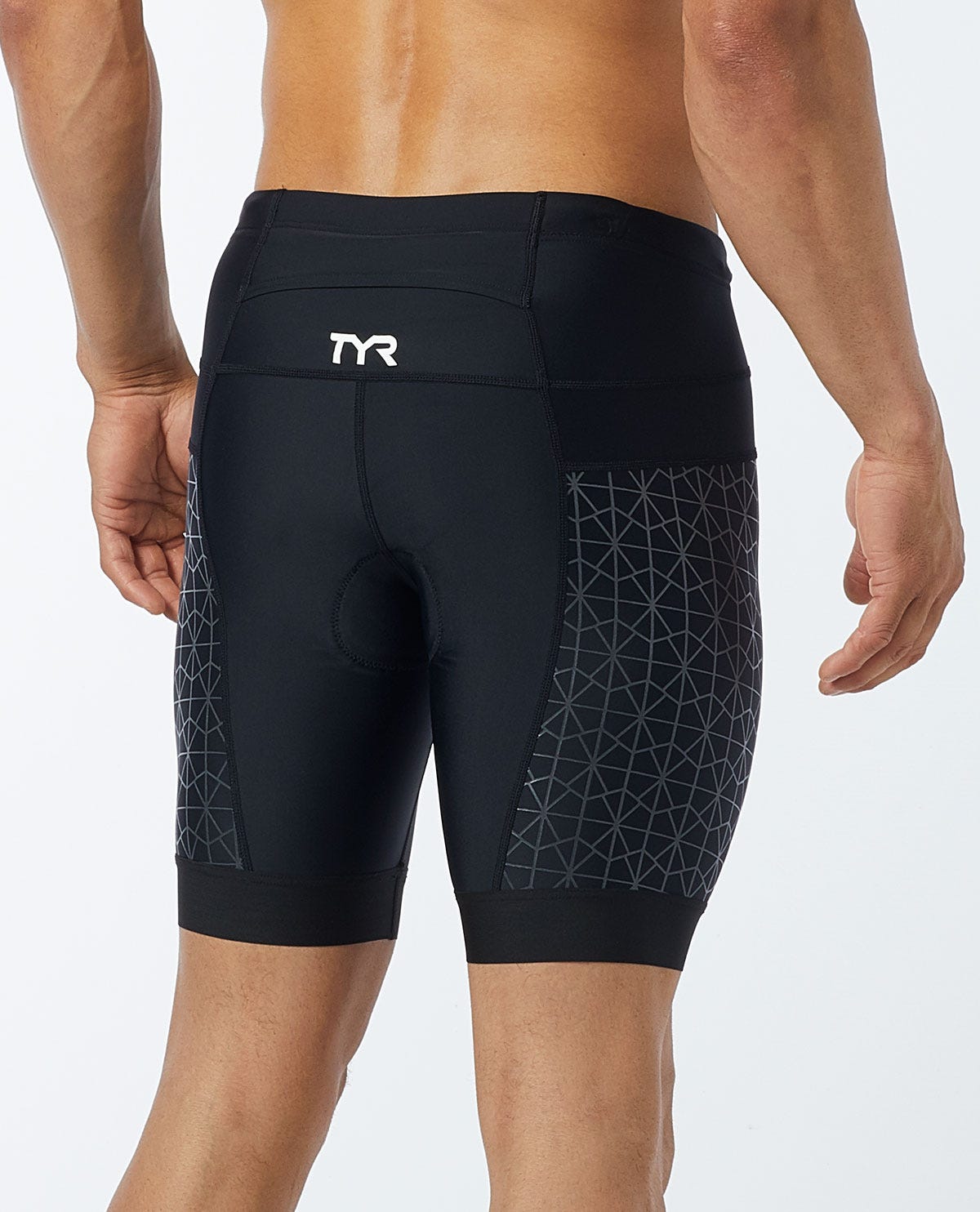 ::022 Black/Black